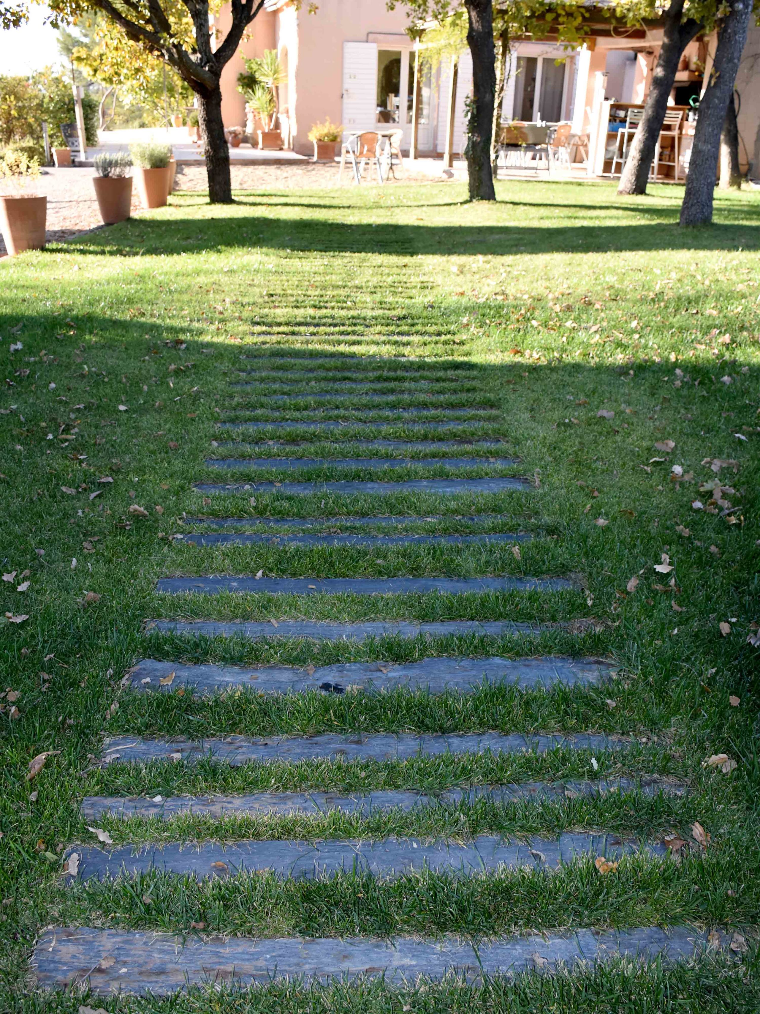 Création d'un jardin avec cheminement schiste