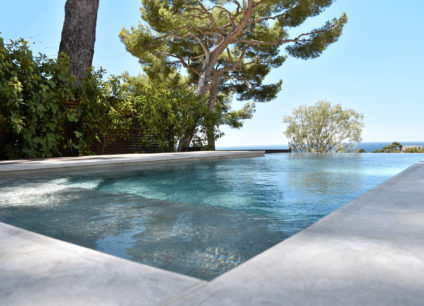 Construction piscine à débordement