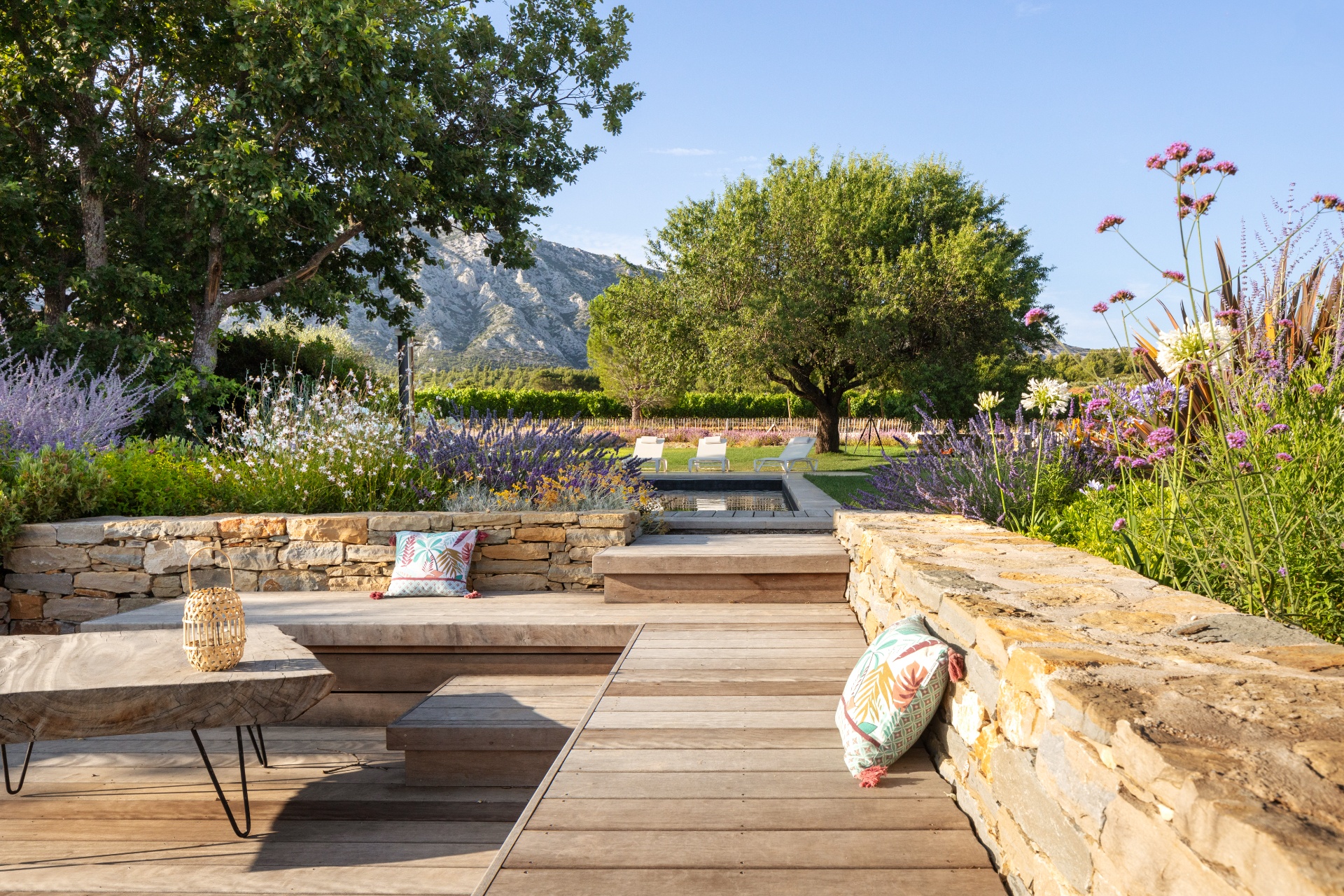 Banquette sur-mesure jardin