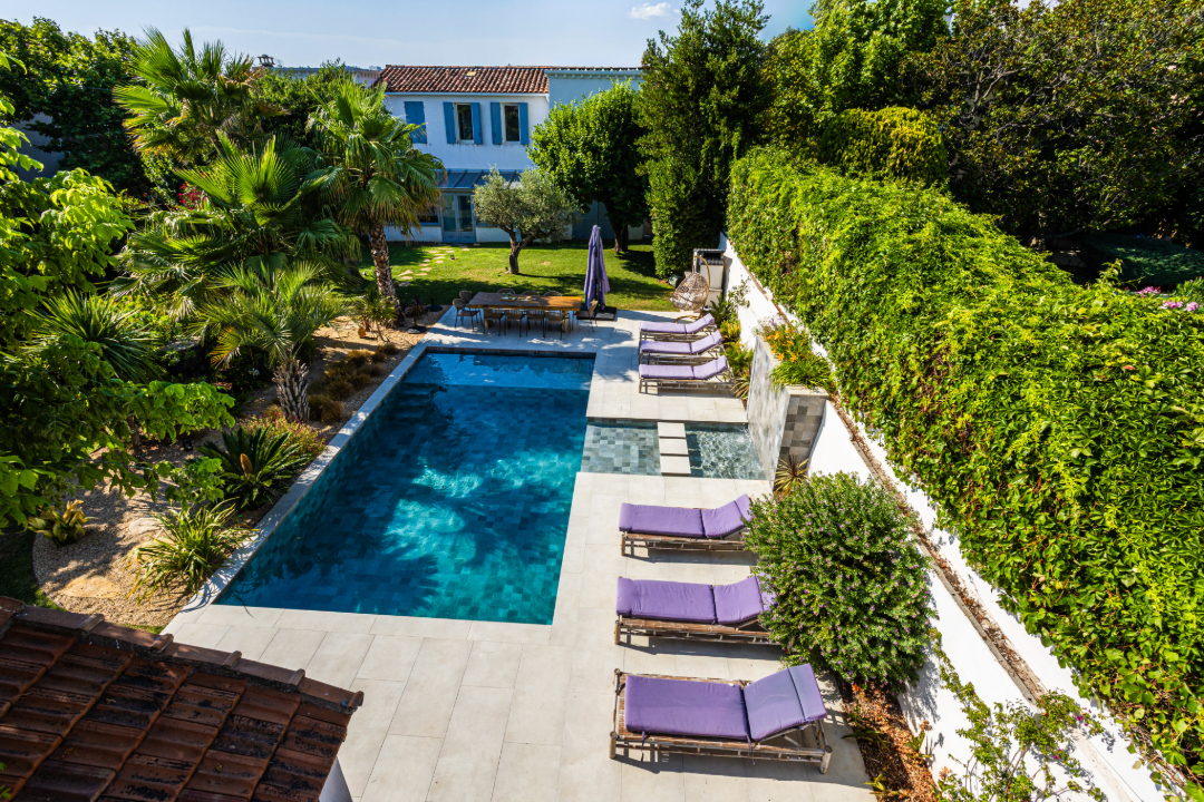 Réalisation piscine carreaux bali Marseille - Accent du Sud Paysage